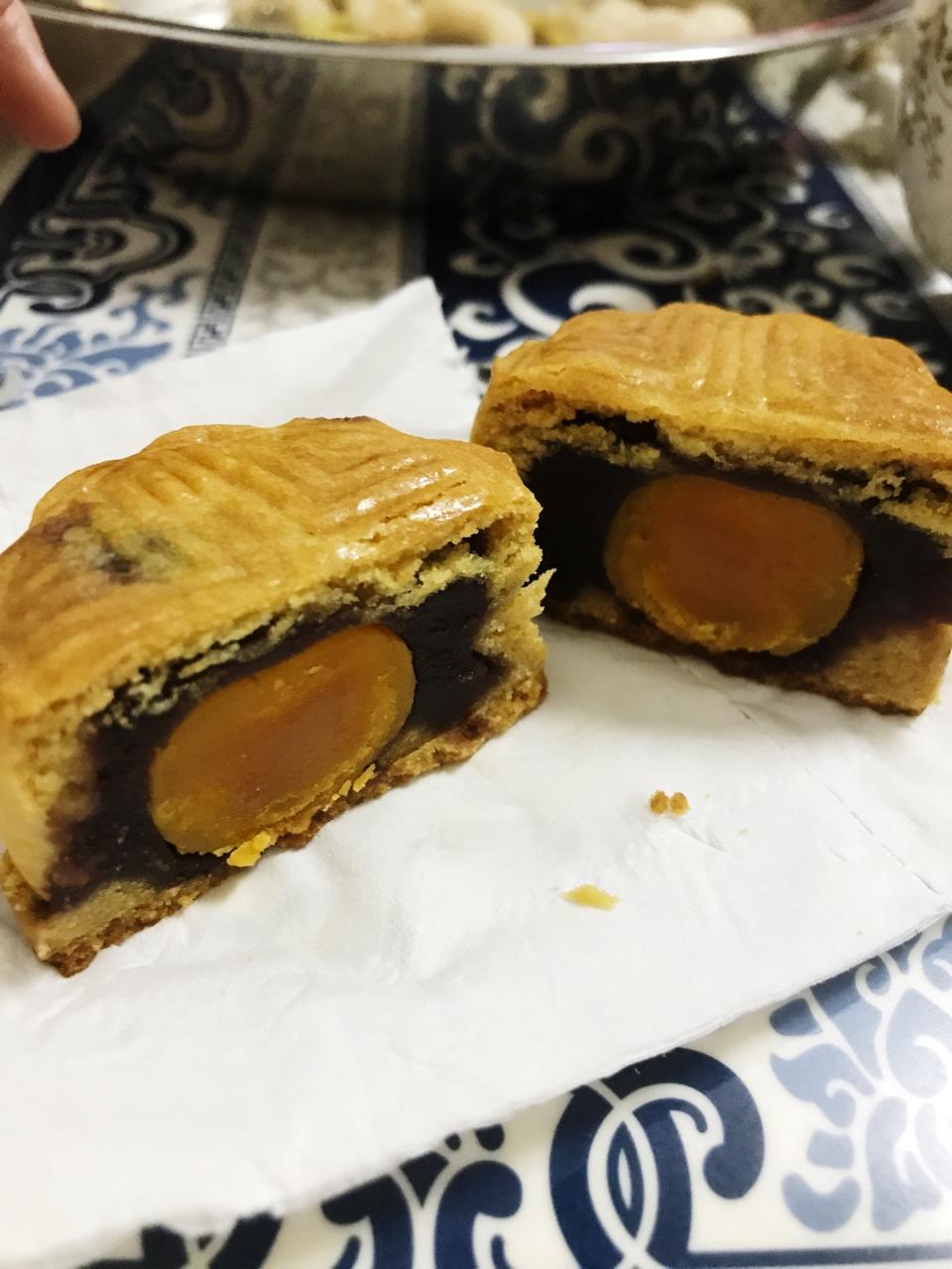 广式月饼——蛋黄莲蓉月饼