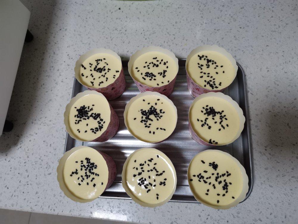 二海媳妇做的迷你烤箱版纸杯蛋糕