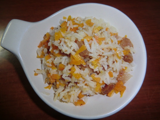 腊肉胡萝卜焖饭