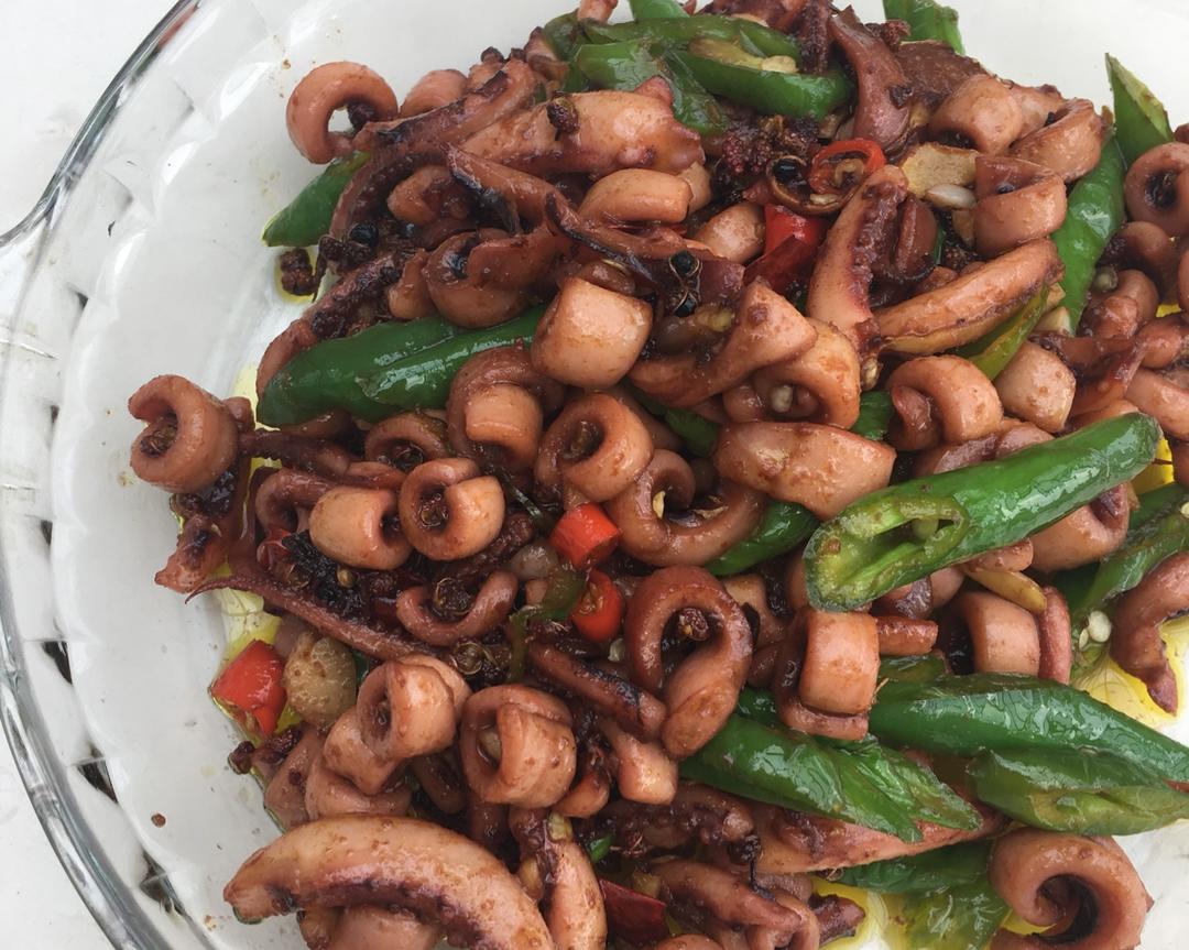麻辣爆炒鱿鱼（炒得干的鱿鱼超入味超有层次感）的做法