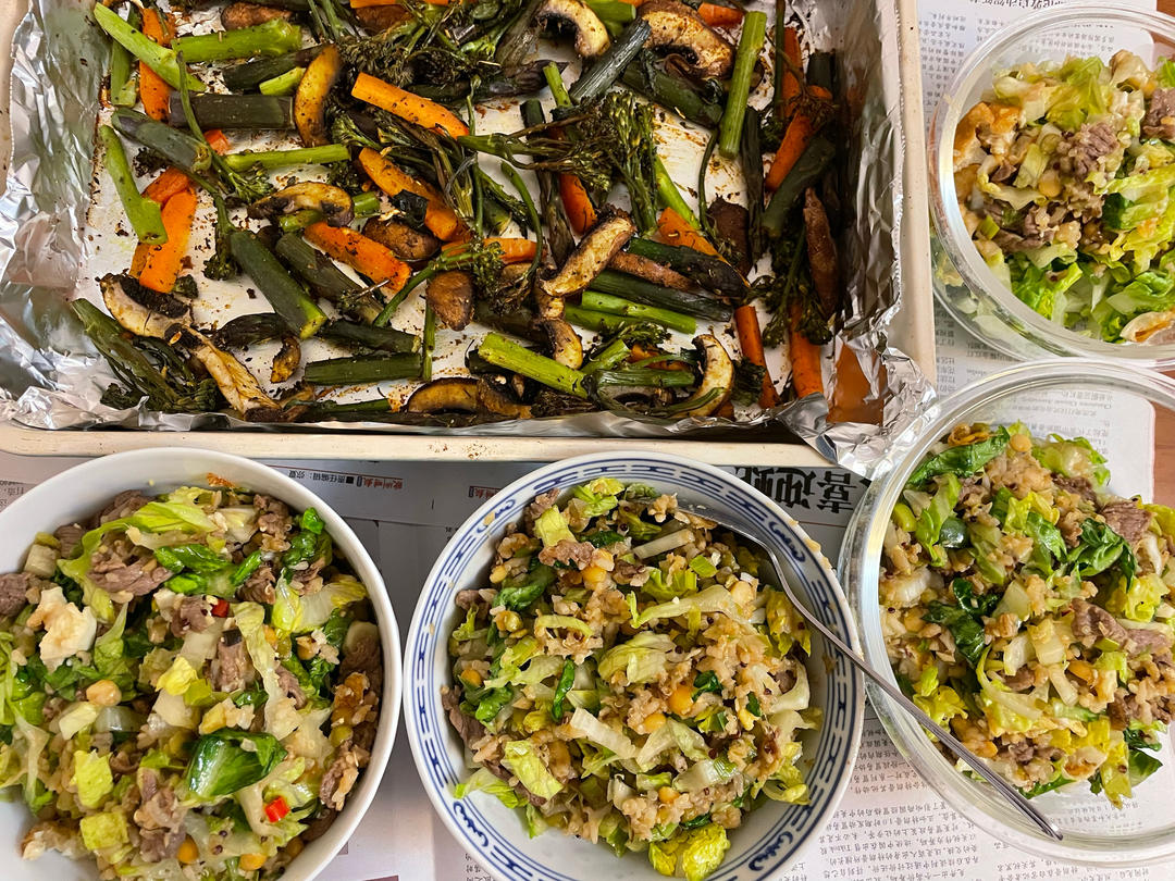 生菜牛肉拌饭