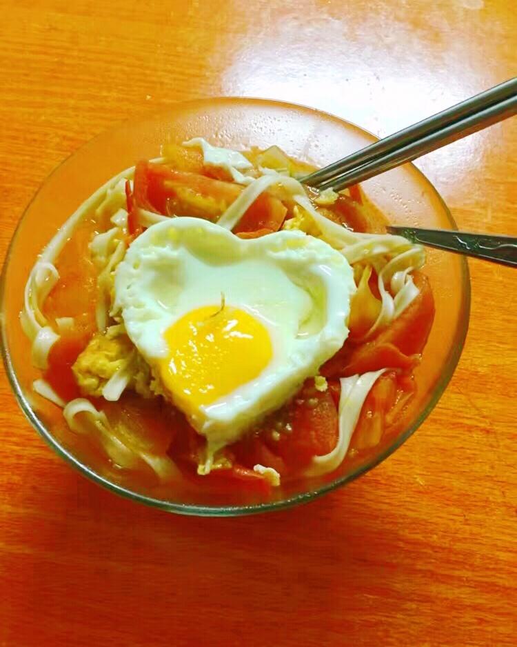 西红柿爱心鸡蛋面