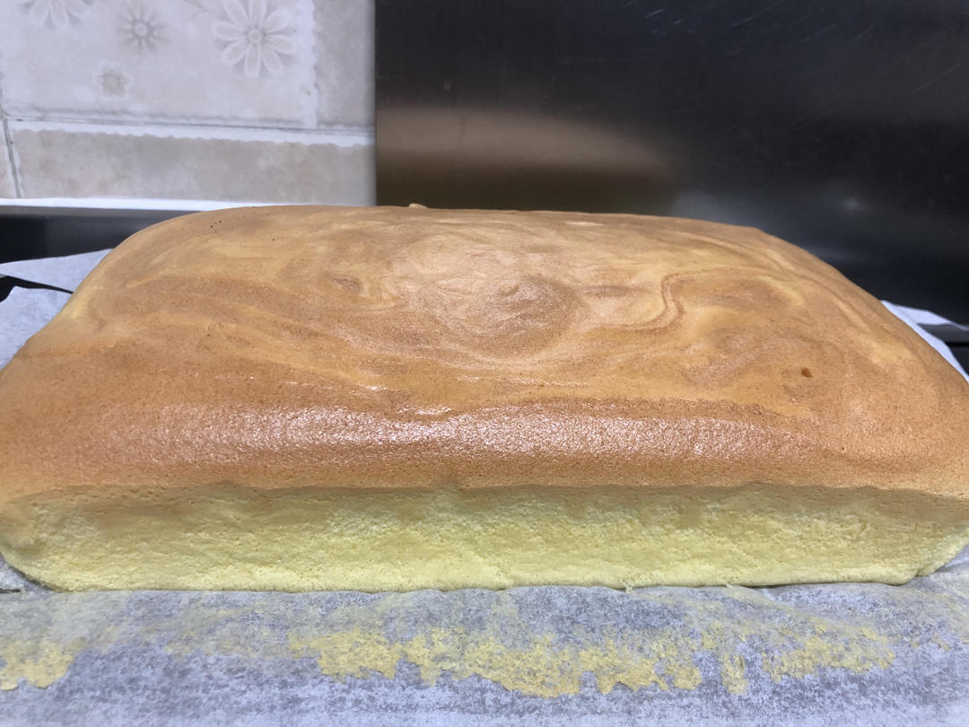 超级无敌好吃的古早蛋糕。