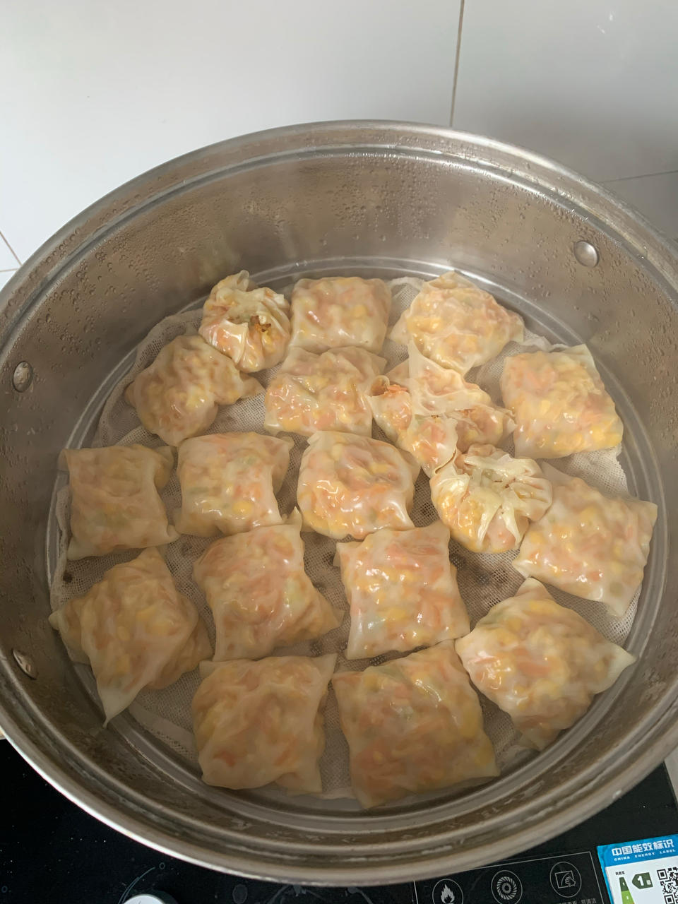 一口一个青椒火腿鸡蛋蒸包