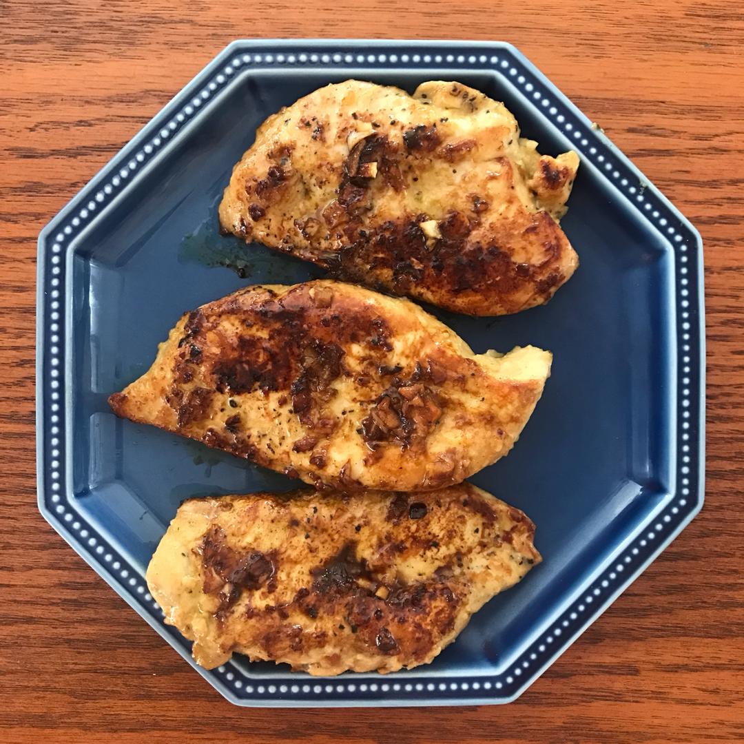 酷炫屌炸天好吃的煎鸡胸肉（香蒜蜂蜜煎鸡胸肉）