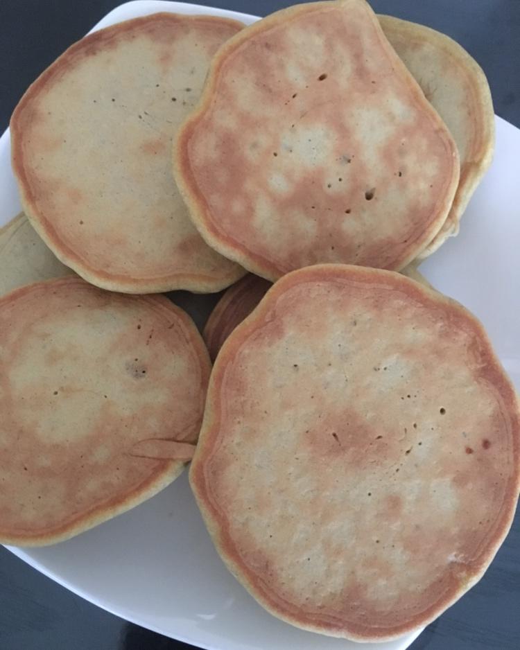 【减脂早餐】无油香蕉松饼（超简单）