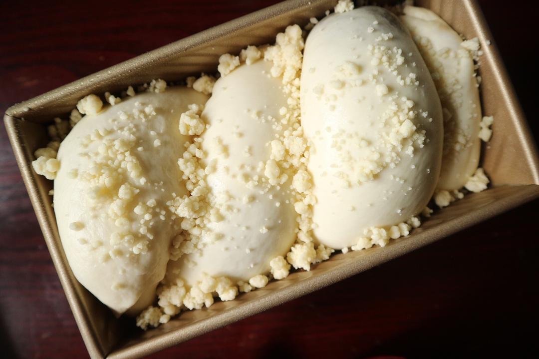 黑芝麻奶酥吐司【一次发酵】