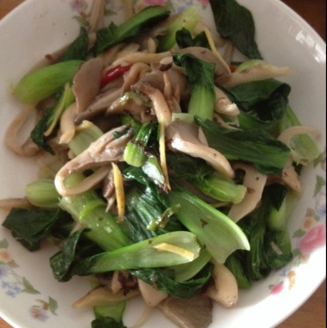 蘑菇炒青菜