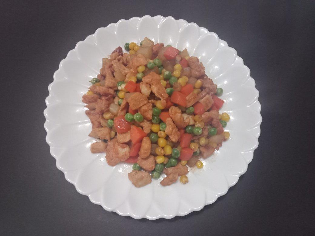 「金玉满堂」鸡腿肉炒彩蔬丁+太太乐鲜鸡汁 芝麻香油