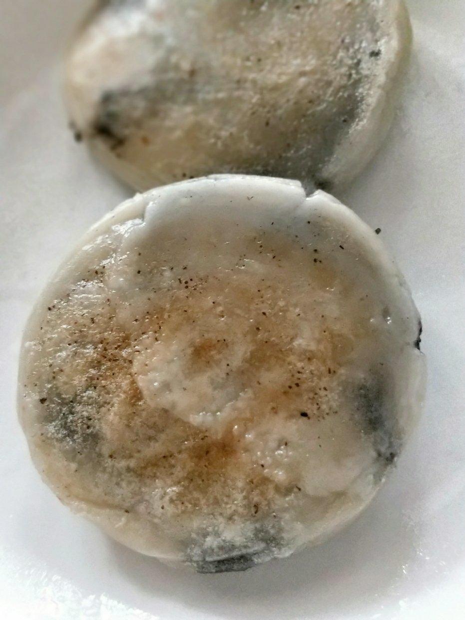 黑芝麻馅糯米饼
