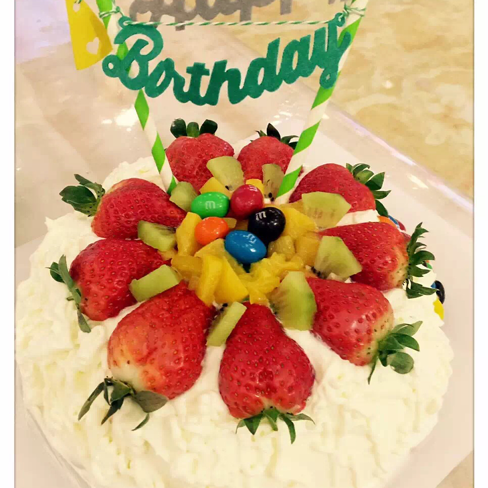 草莓生日蛋糕