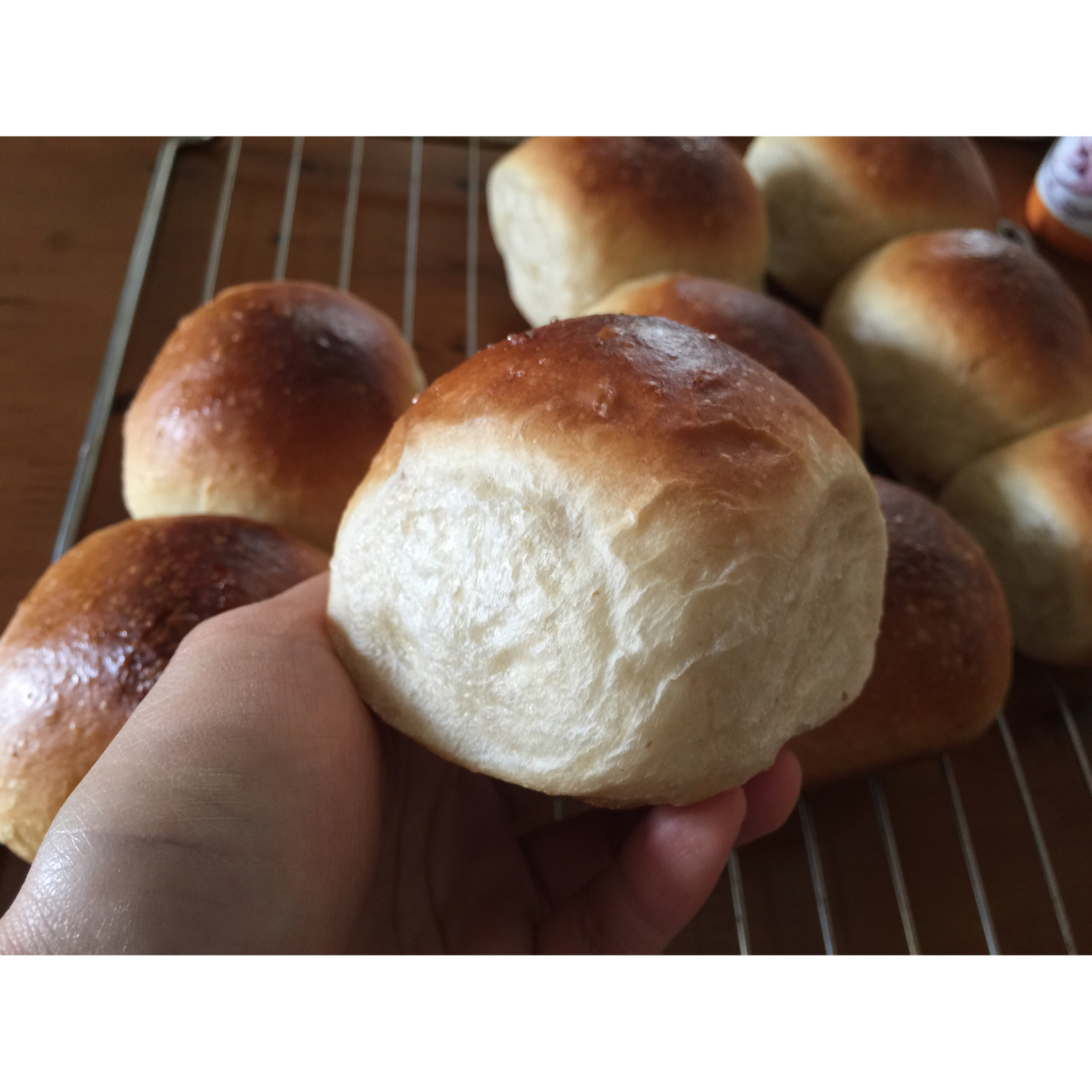 大人小孩都爱不释口的【蜂蜜牛奶小餐包】