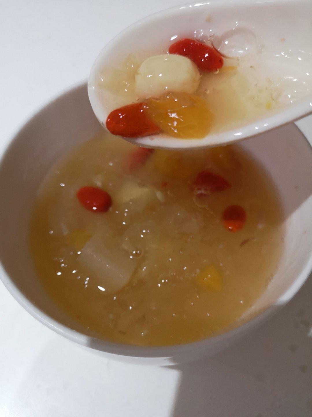 又快又简单的银耳汤