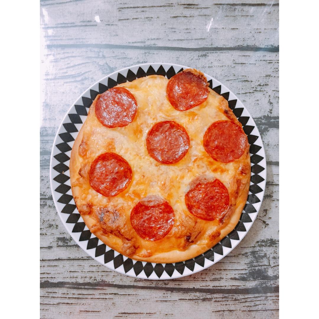萨拉米薄底披萨 Salami Pizza