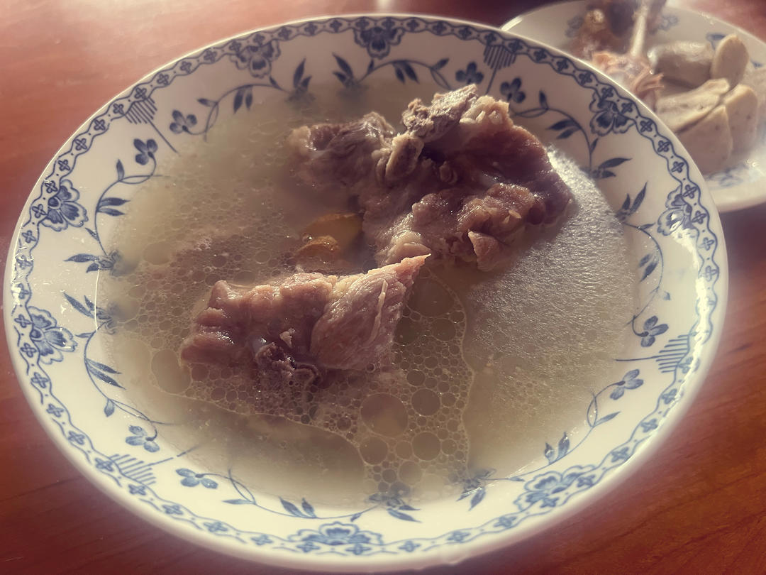 鲜嫩多汁的盐水梅花骨