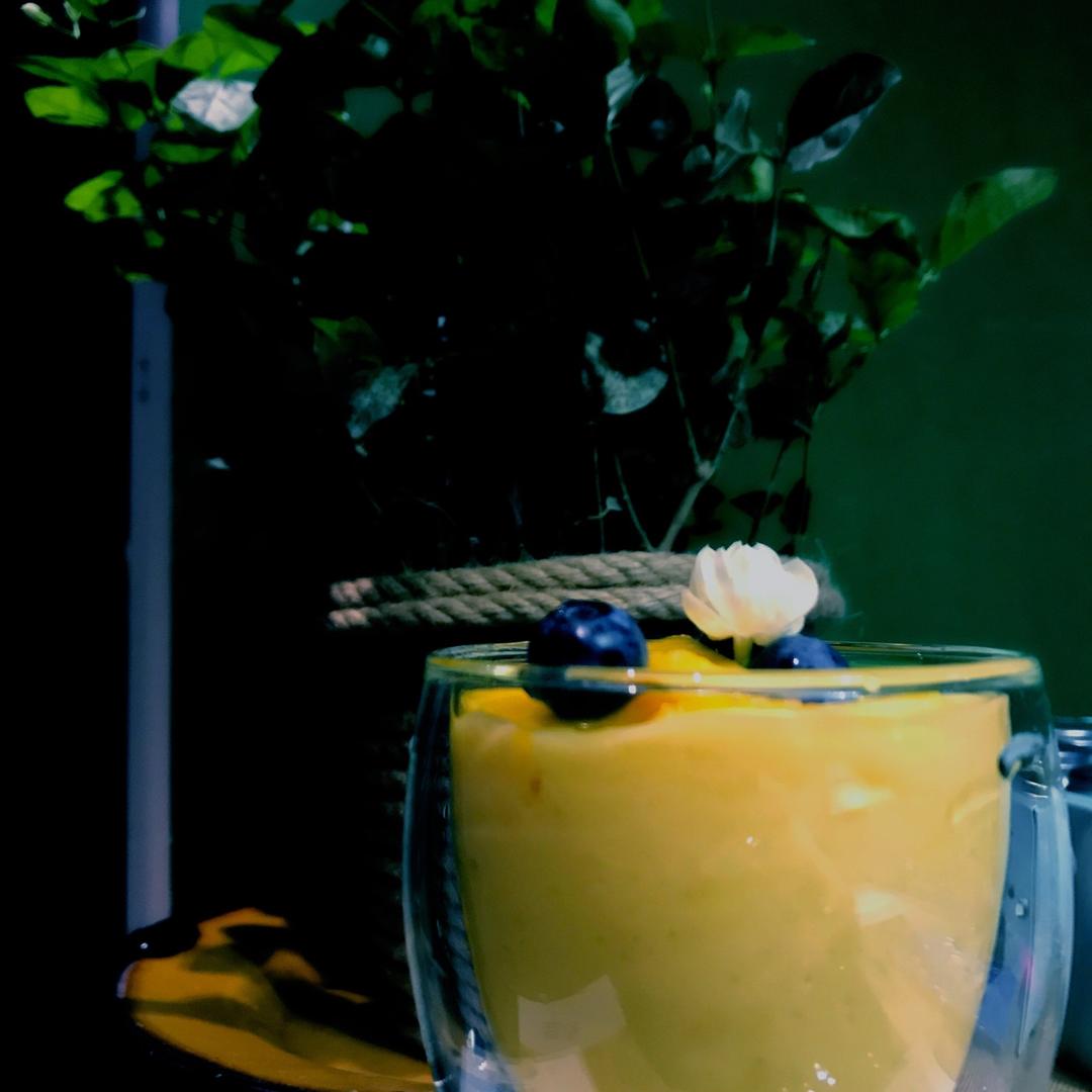 芒果奶昔（甜品）