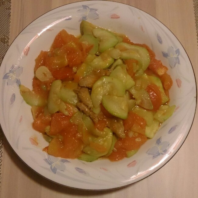 西红柿炒西葫芦