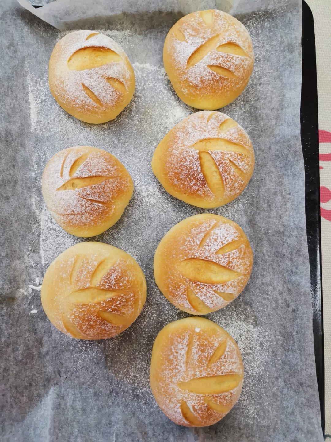 如棉花般松软的海苔肉松面包