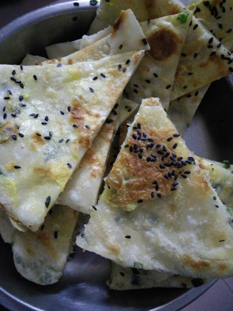 鸡蛋葱油饼                  （更新饼坯保存方法）