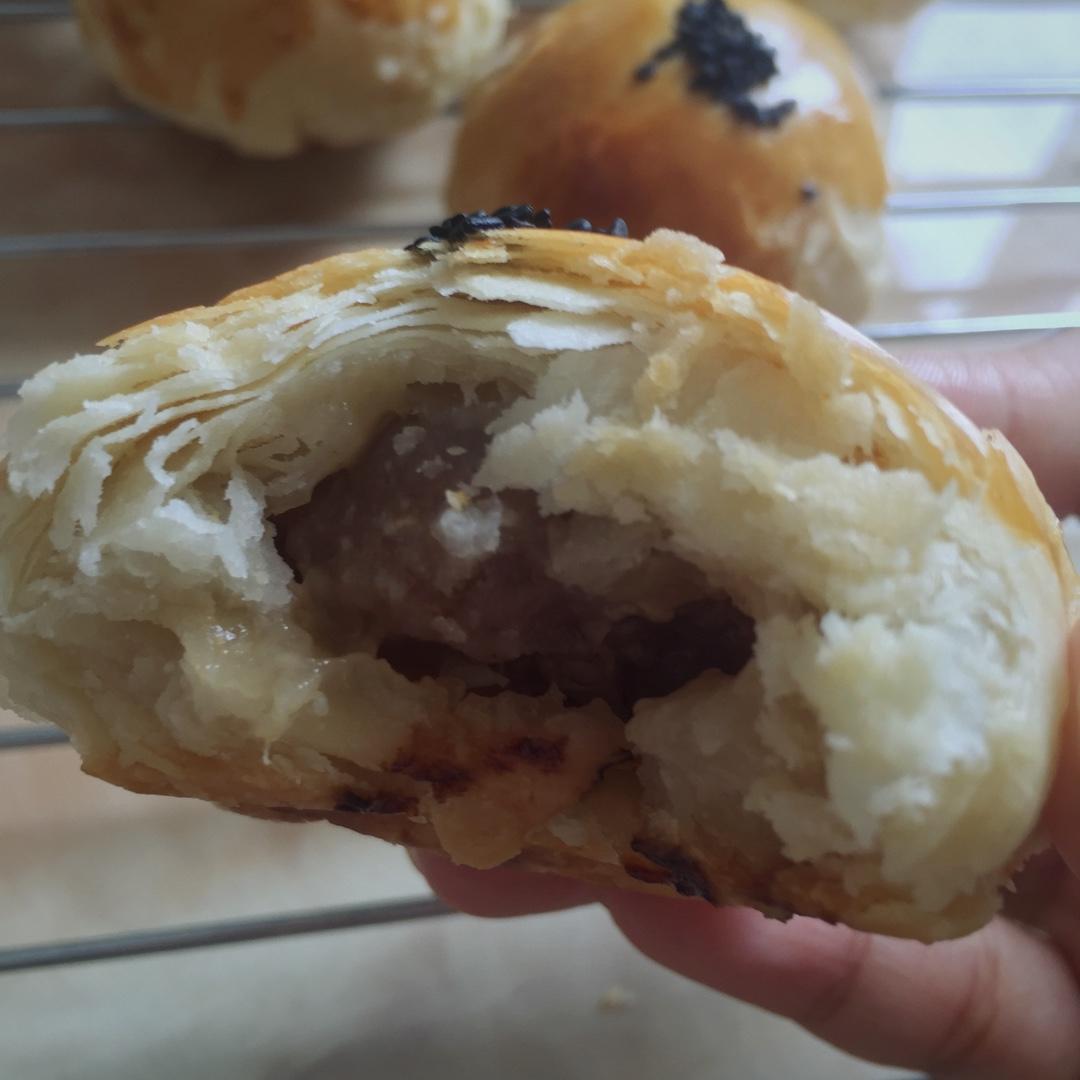 萌得掉渣渣的蛋黄酥