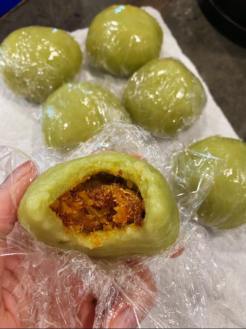 网红青团～～咸蛋黄肉松青团