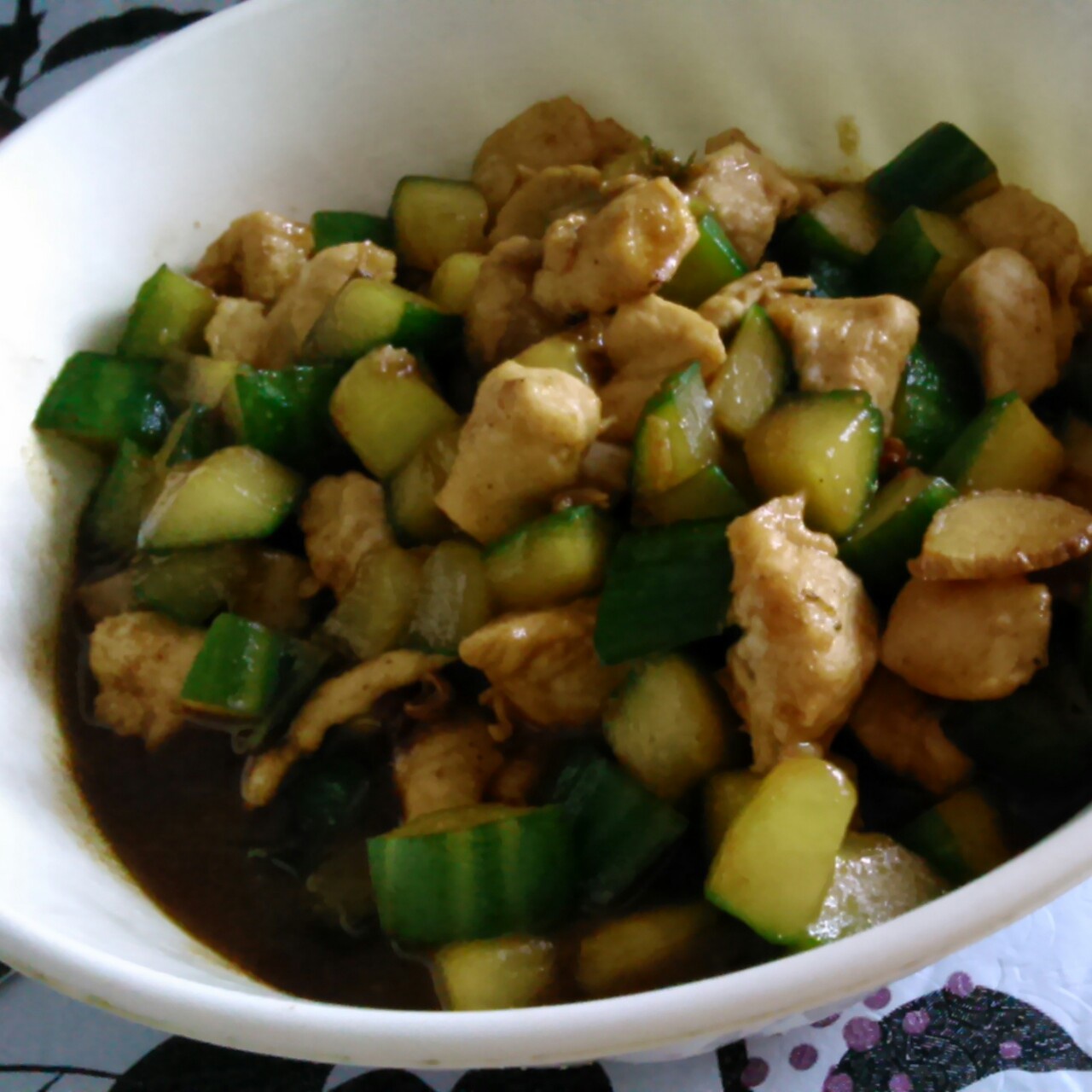 酱爆黄瓜鸡丁