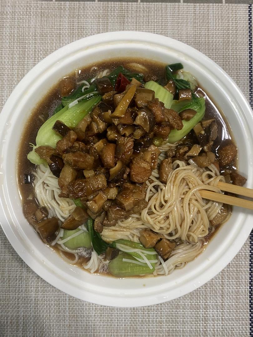 香菇卤肉面