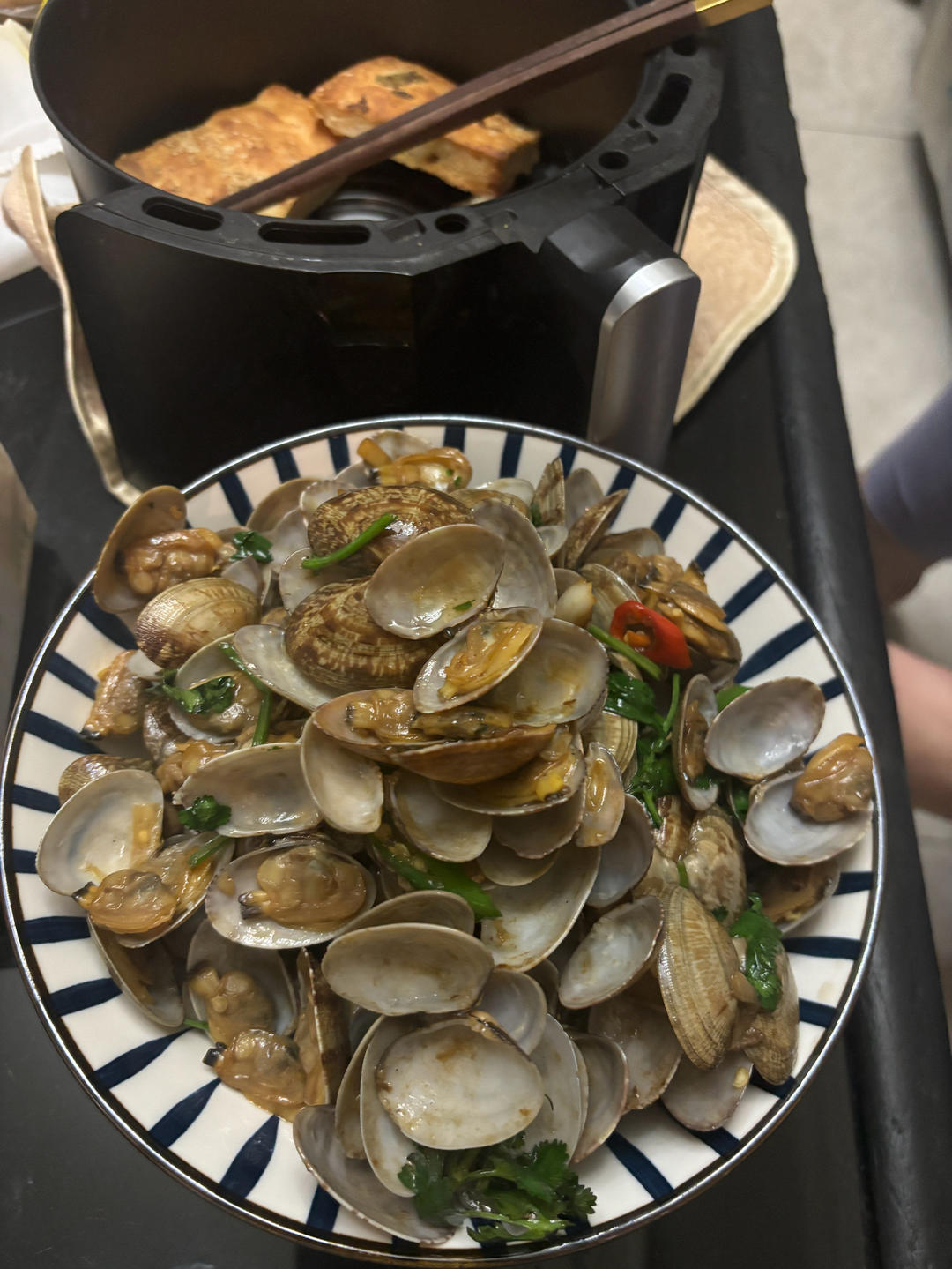 5分钟快手菜❗️秒杀路边摊爆炒花甲～好吃到爆