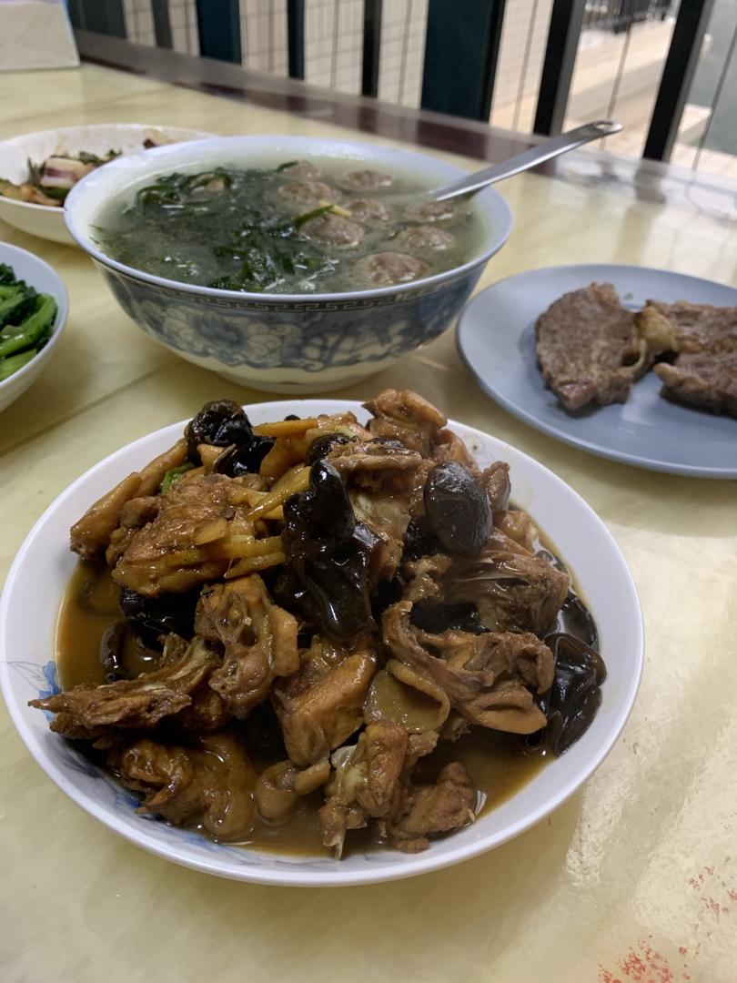 好吃到原地爆炸的黄焖鸡
