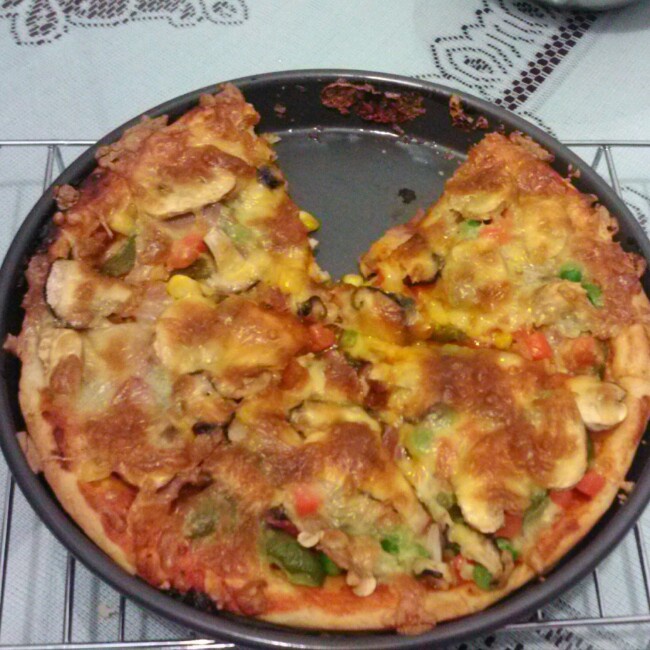 厚底鲜虾培根披萨