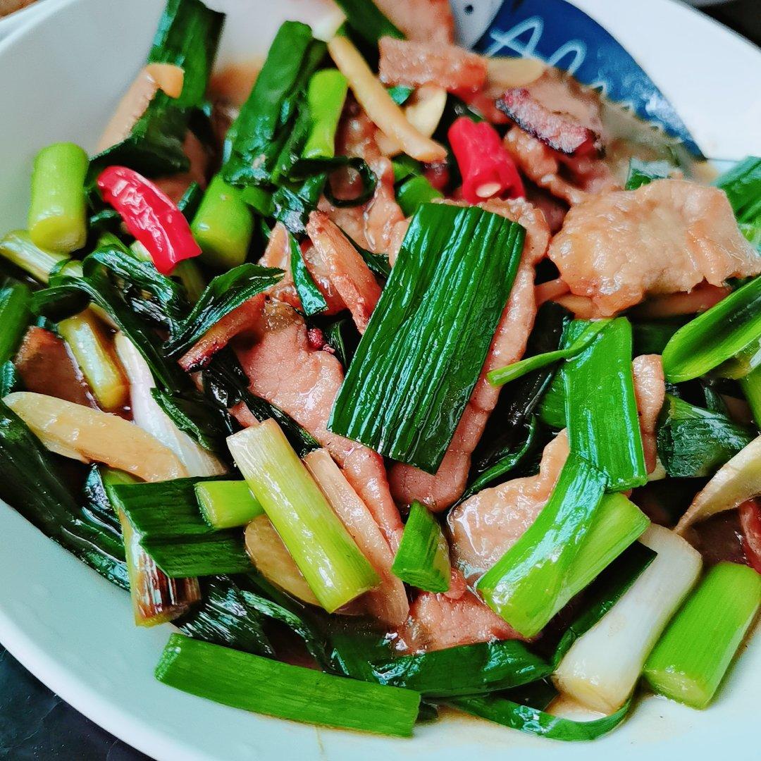 简易版超下饭 蒜苗炒肉（蒜叶炒肉）