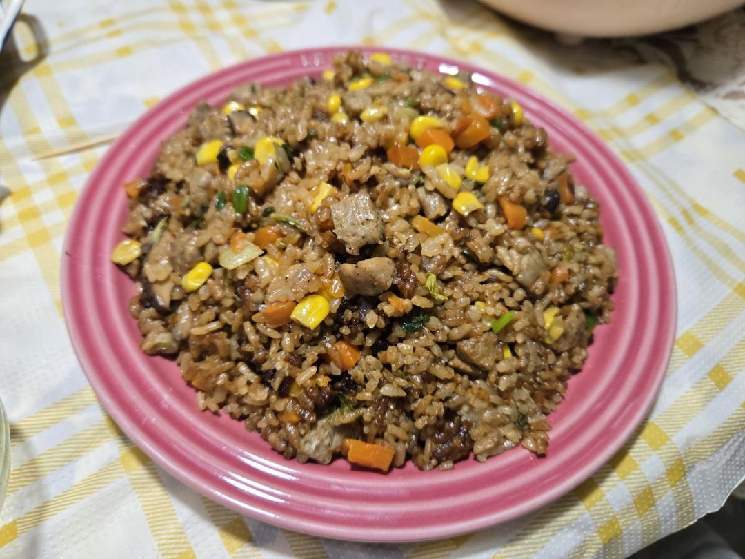 懒人必学的【电饭煲腊肠焖饭】，妈呀，太香了吧