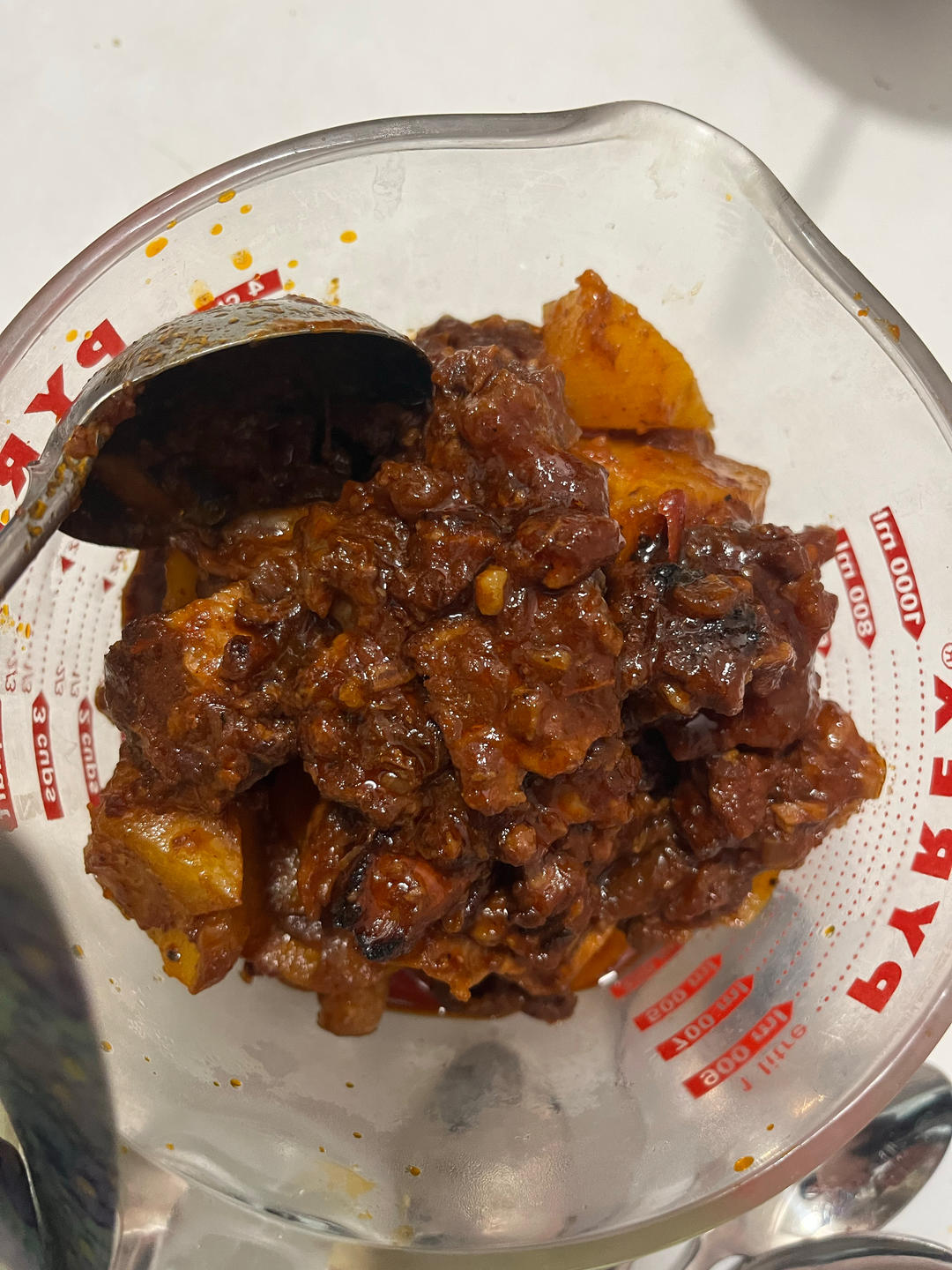 不加任何香料的红烧牛肋排段