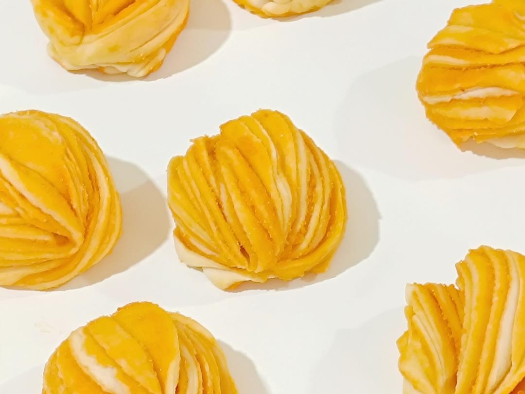 金沙咸蛋牛奶小花卷