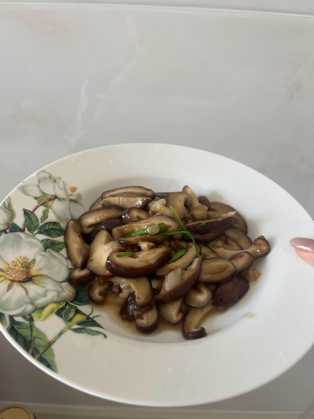 分享一个香菇好吃的做法，不用烧鸡不用炖汤，简单炒一炒，真香