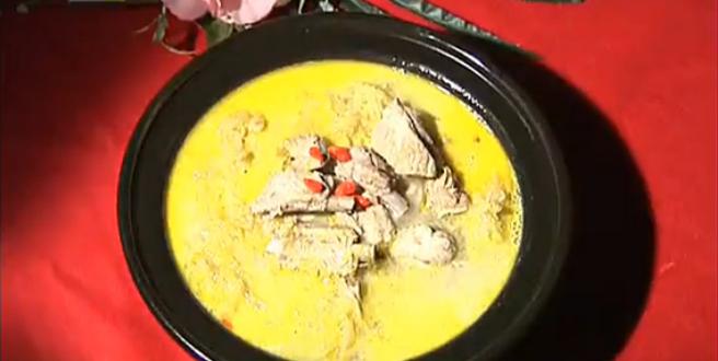 金汤排骨炖酸菜的做法