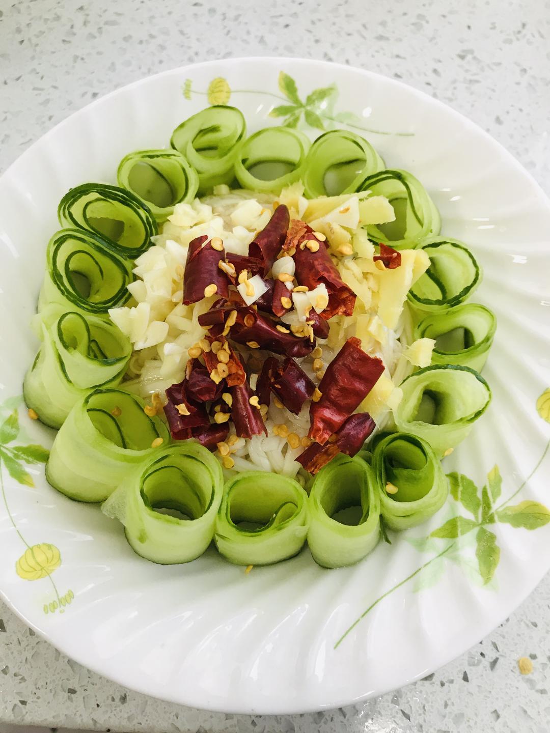 响油黄瓜金针菇的做法