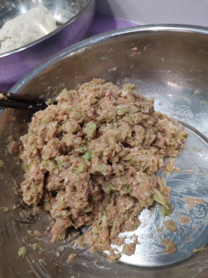 芹菜猪肉大馅饺子