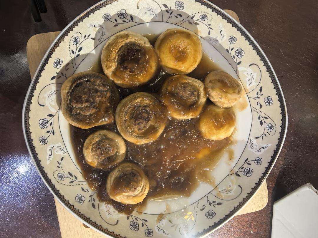 不会剩下一滴汤汁的口蘑酿肉