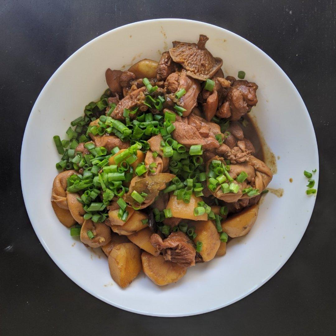 香菇土豆焖鸡腿