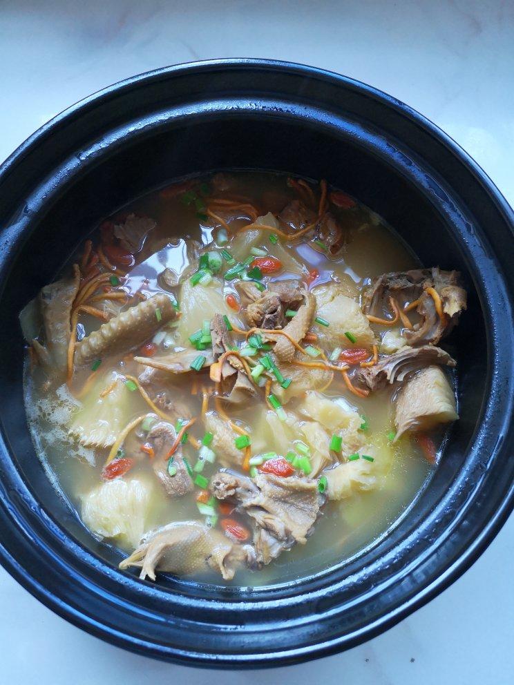 燕飞飞-2做的猴头菇炖鸡汤
