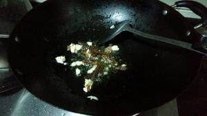 豆豉鲮鱼炒油麦菜的做法 步骤1