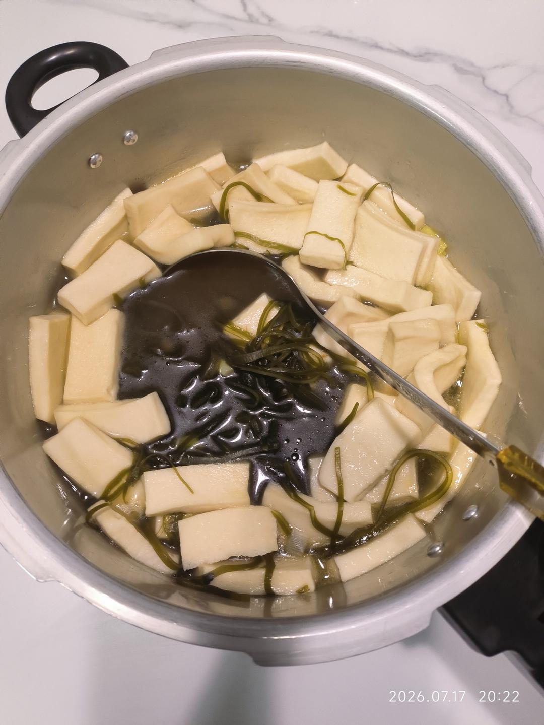 海带丝豆腐汤