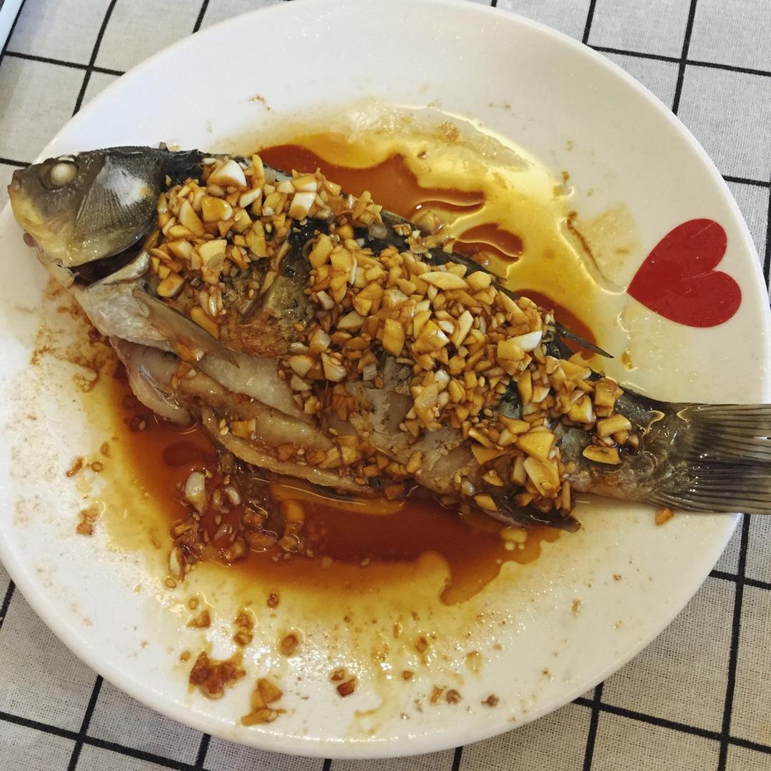 蒜泥鲤鱼