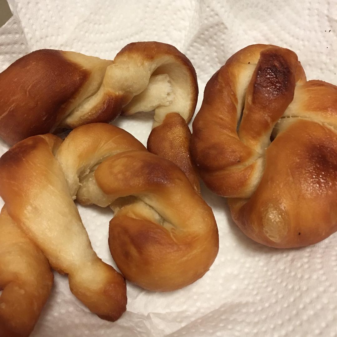 鲜奶软麻花