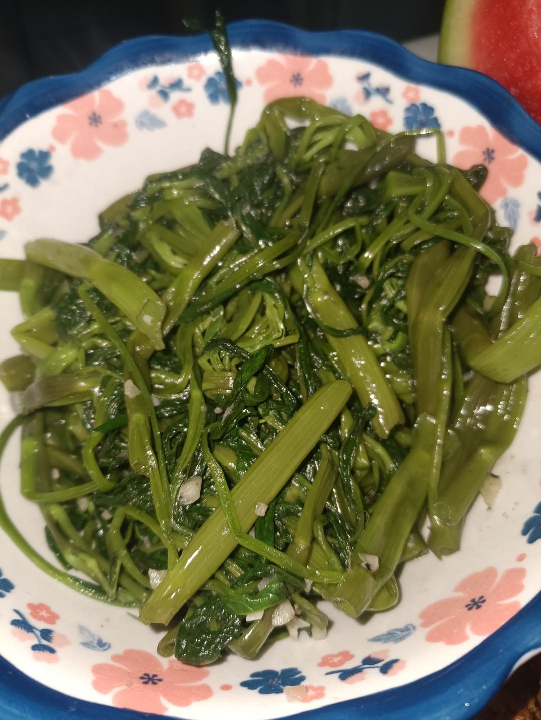 排毒通便的蒜蓉炒通菜
