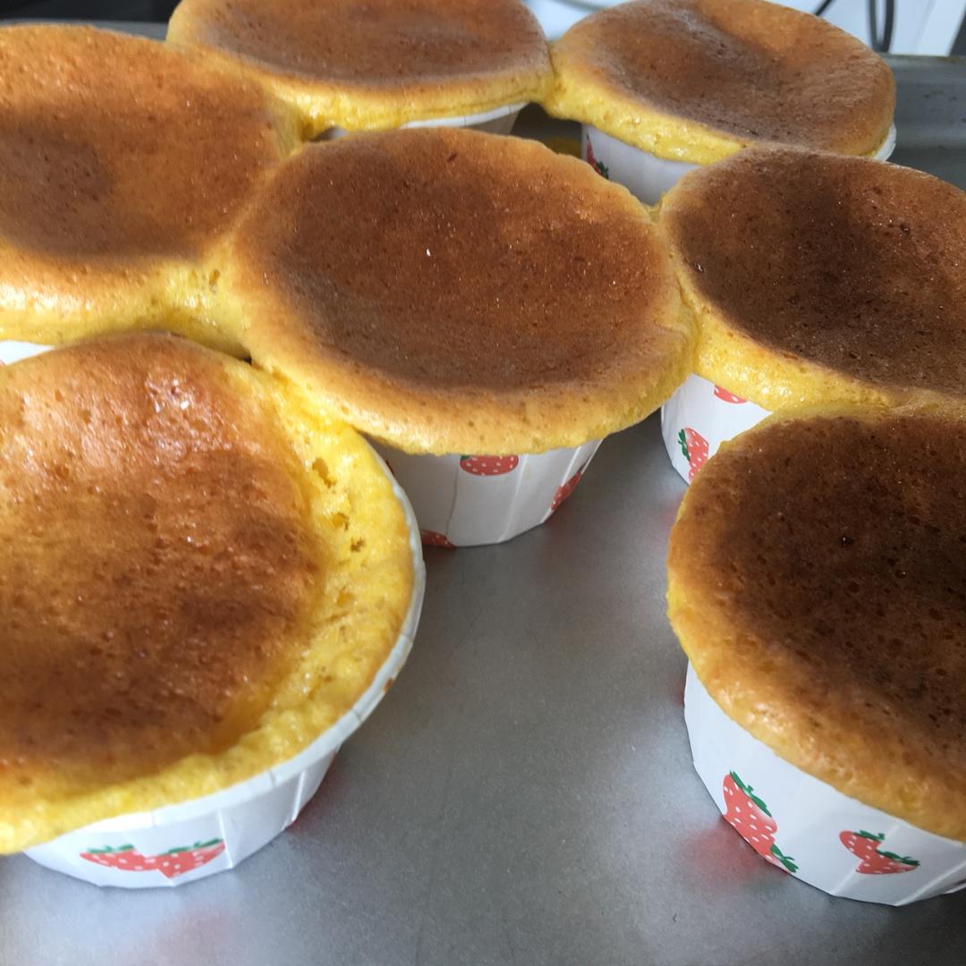 疯狂蜂蜜熔岩蛋糕——只需4种材料的热门甜品
★经典配方★