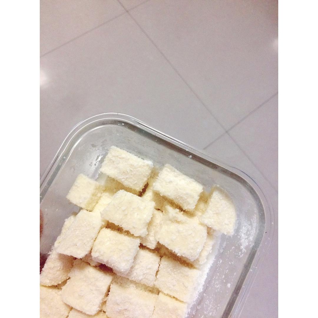 完胜85度C牛奶椰丝小方