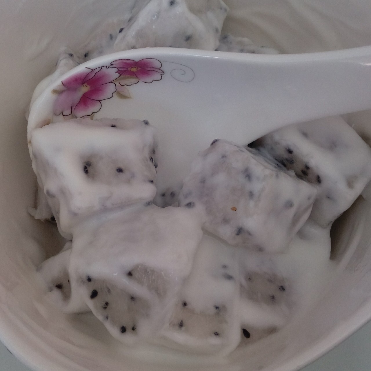 石榴火龙果酸奶沙拉
