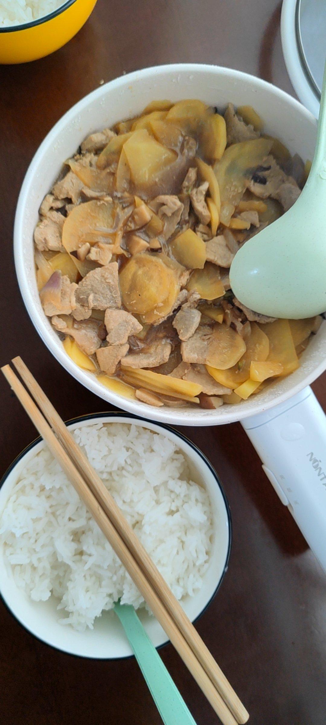 春天的香菇土豆肉片